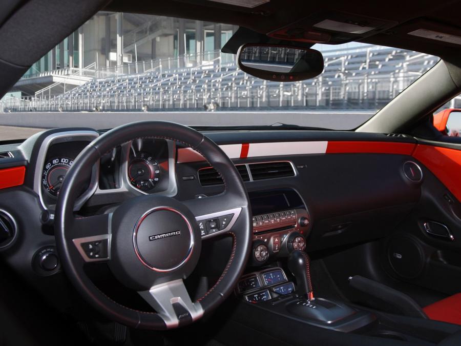  Chevrolet Camaro SS Indy 500 Pace Car 2010 года  (фото 9 из 16)